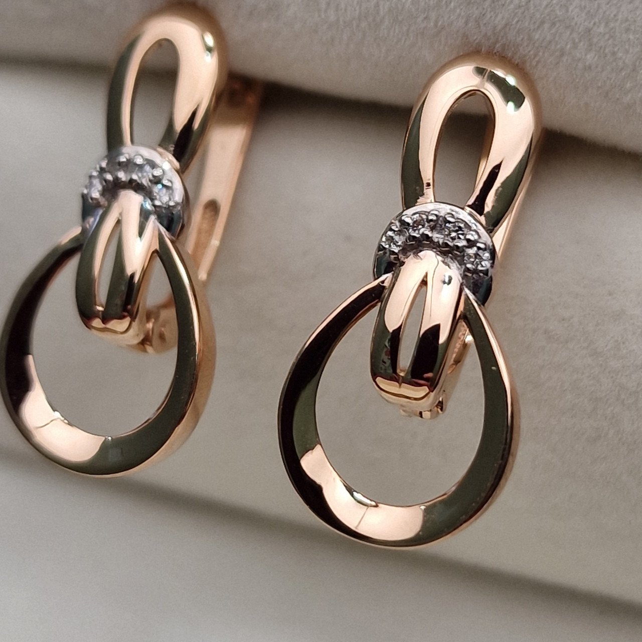 Серьги Deimantas 103119428 2,61гр 0,041ct. купить,NaN
