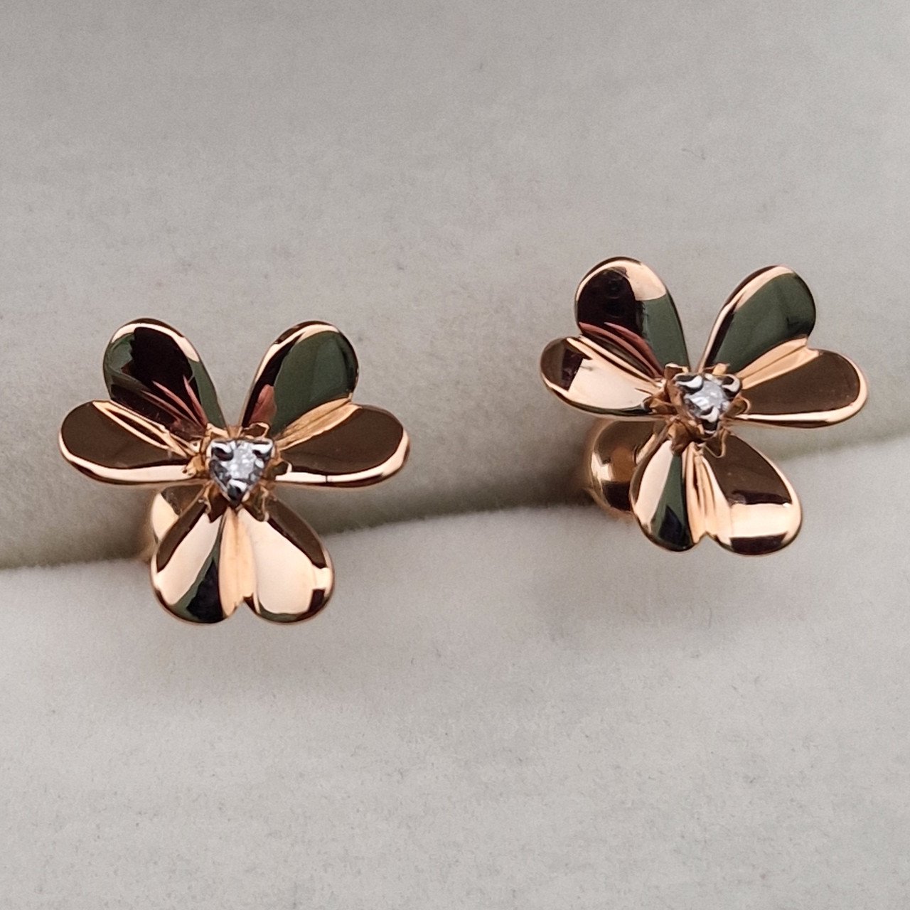 Серьги Deimantas 103119470 1,3гр 0,013ct. купить,NaN