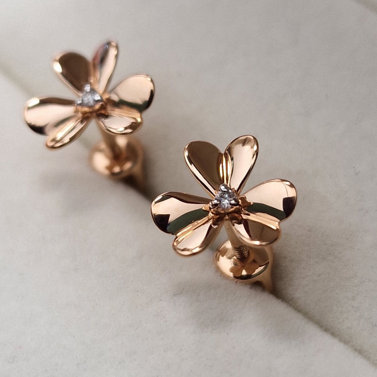 Серьги Deimantas 103119470 1,3гр 0,013ct. купить,NaN