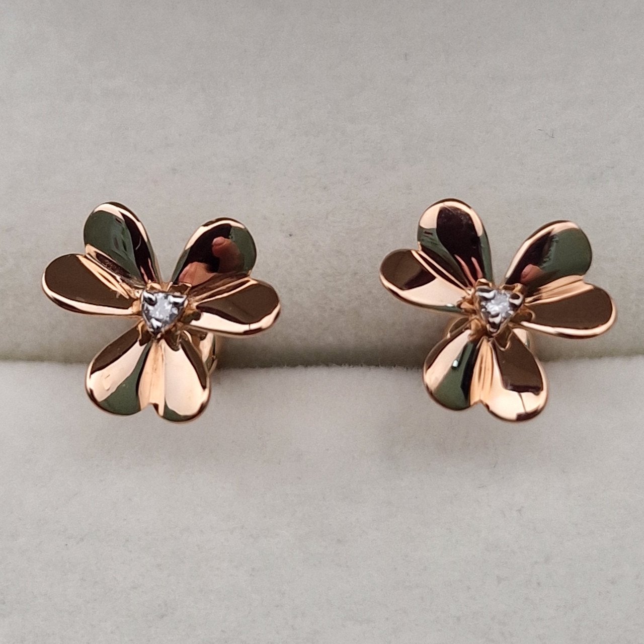Серьги Deimantas 103119470 1,3гр 0,013ct. купить,NaN