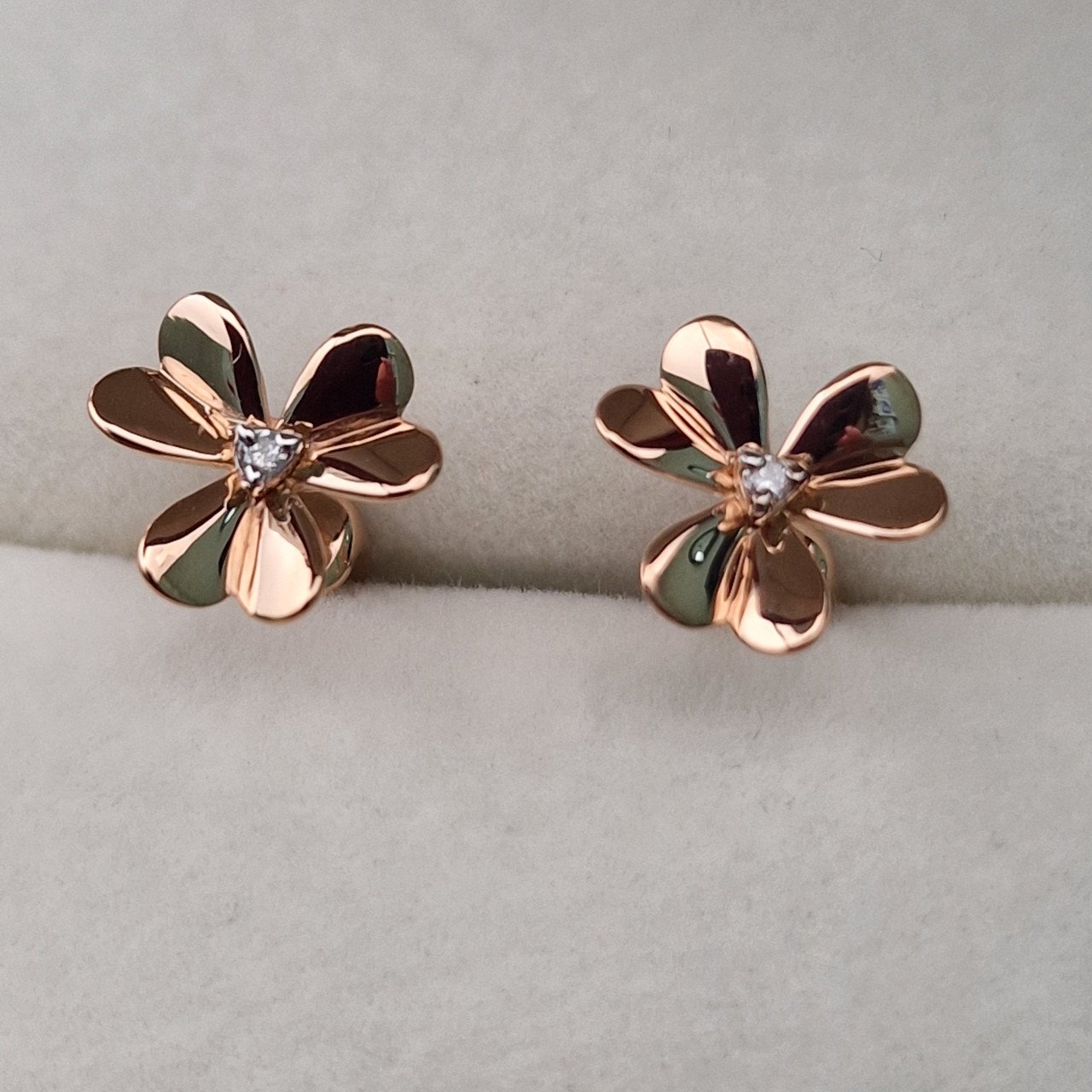 Серьги Deimantas 103119470 1,3гр 0,013ct. купить,NaN