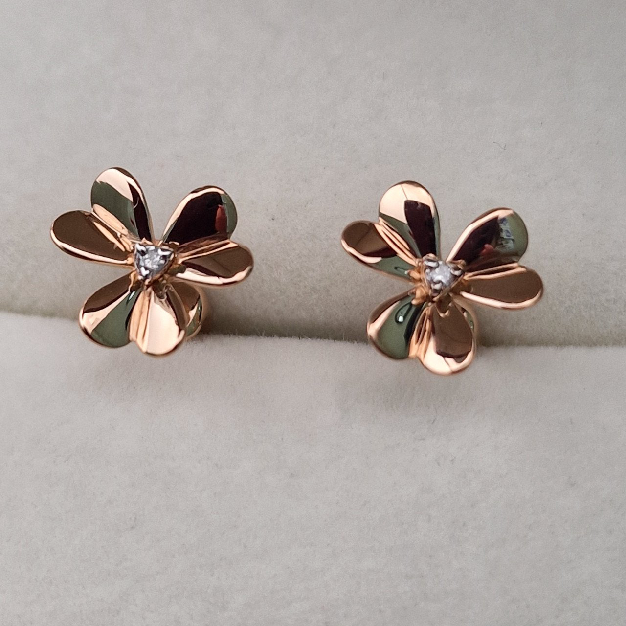 Серьги Deimantas 103119470 1,3гр 0,013ct. купить,NaN