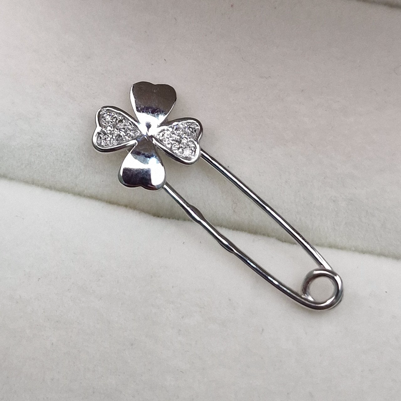 Булавка Deimantas 103120396 1,08гр 0,071ct. купить,NaN