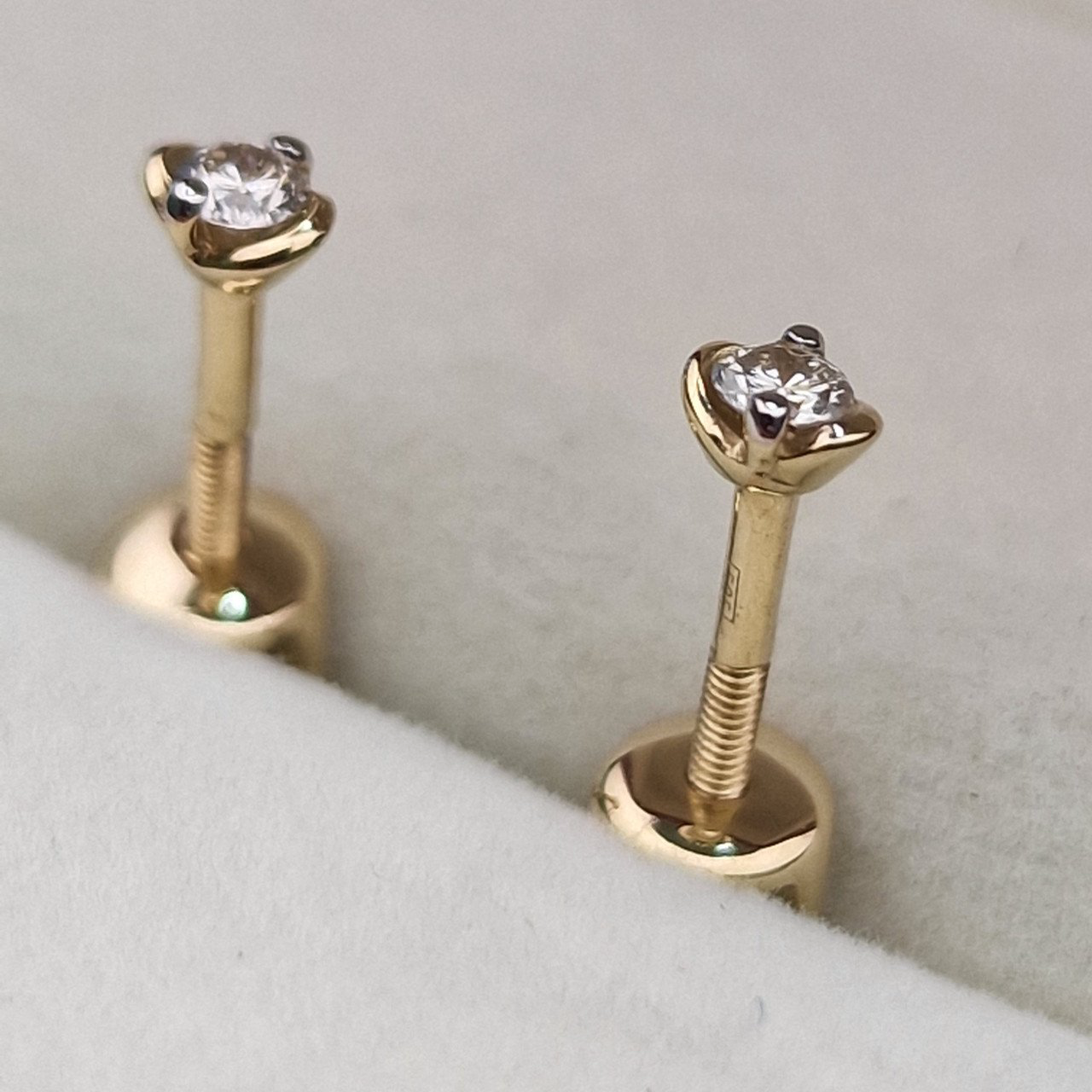 Серьги Deimantas 103120475 0,85гр 0,116ct. купить,NaN