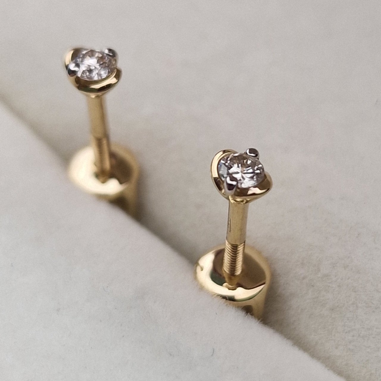 Серьги Deimantas 103120475 0,85гр 0,116ct. купить,NaN