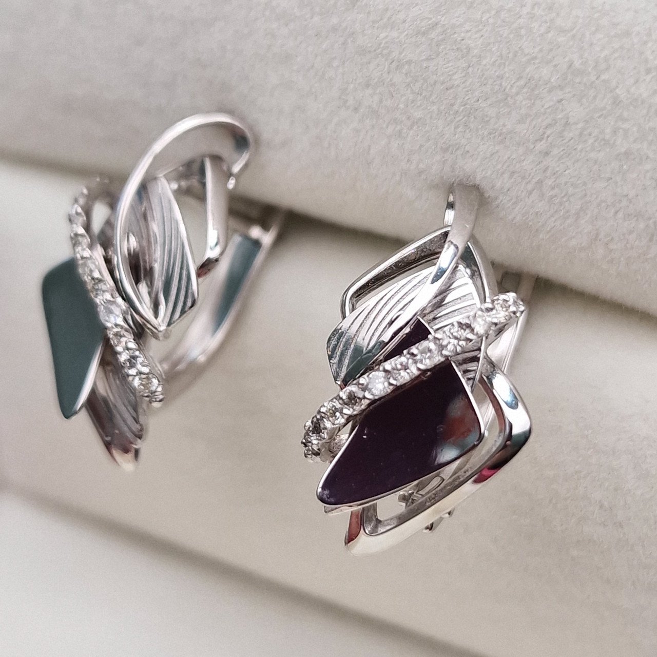 Серьги Deimantas 103120510 4,2гр 0,18ct. купить,NaN