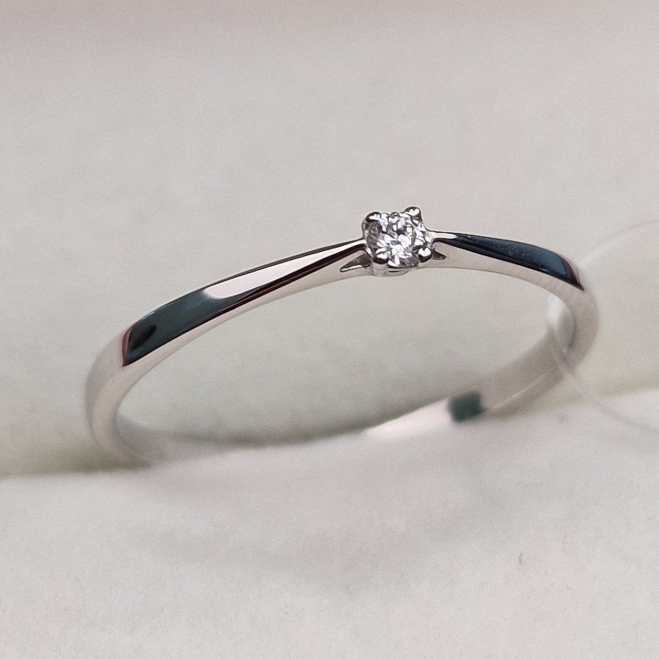 Кольцо Deimantas 103131558 15,5р 0,81гр 0,03ct. купить,NaN