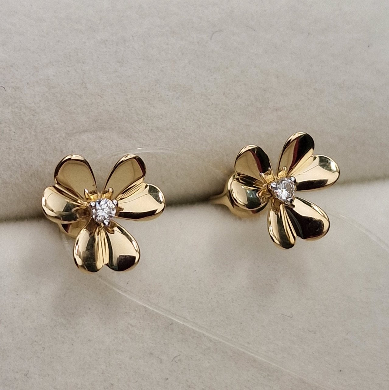 Серьги Deimantas 103153257 1,25гр 0,03ct. купить,NaN