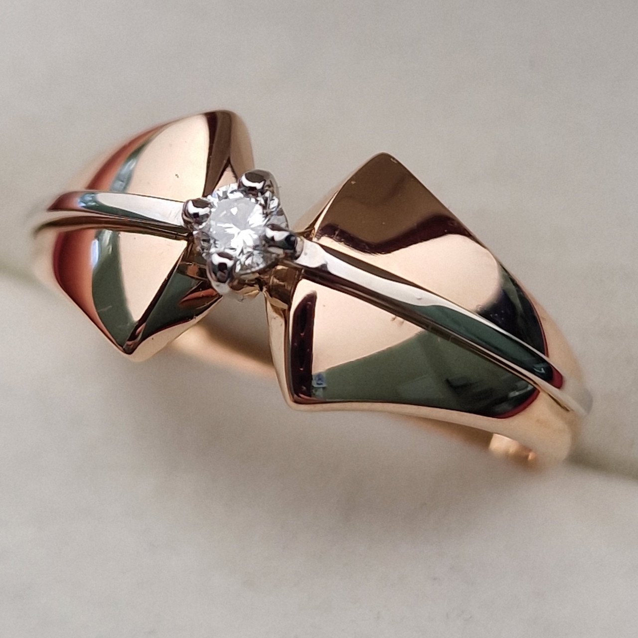 Кольцо Deimantas 103188163 18,5р 2,25гр 0,124ct. купить,NaN