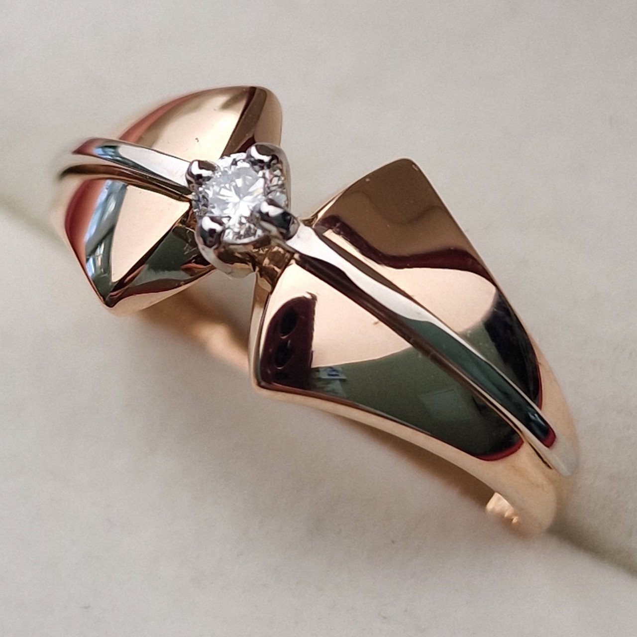 Кольцо Deimantas 103188163 18,5р 2,25гр 0,124ct. купить,NaN