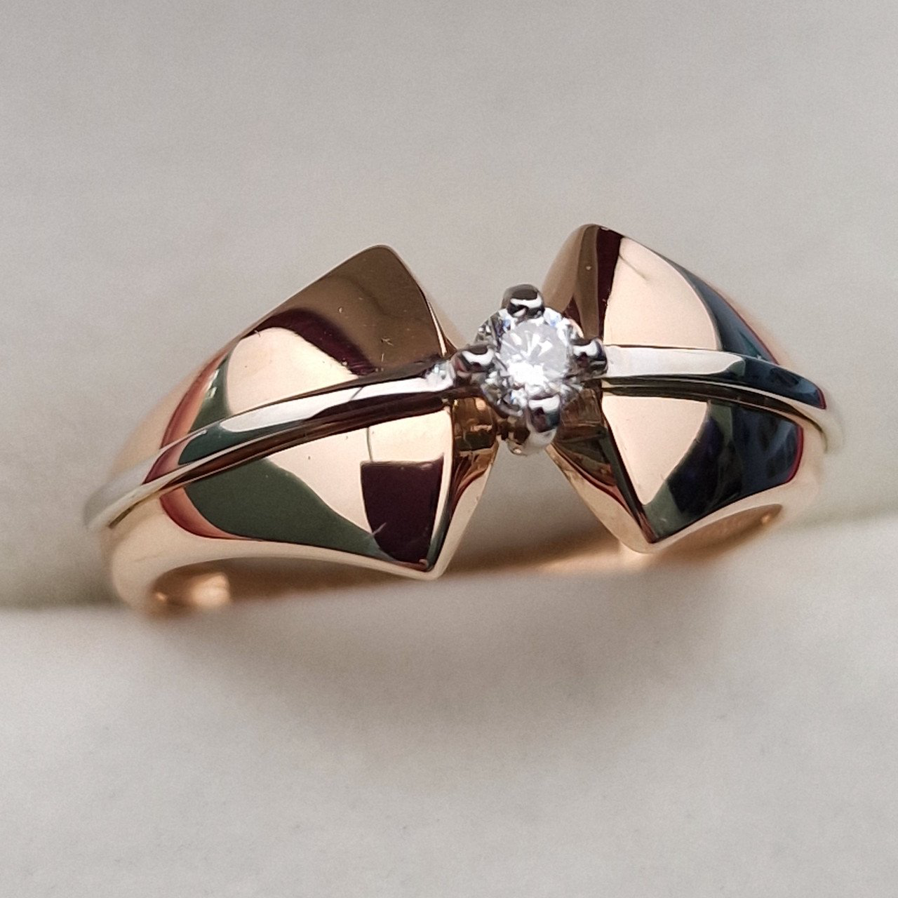 Кольцо Deimantas 103188163 18,5р 2,25гр 0,124ct. купить,NaN