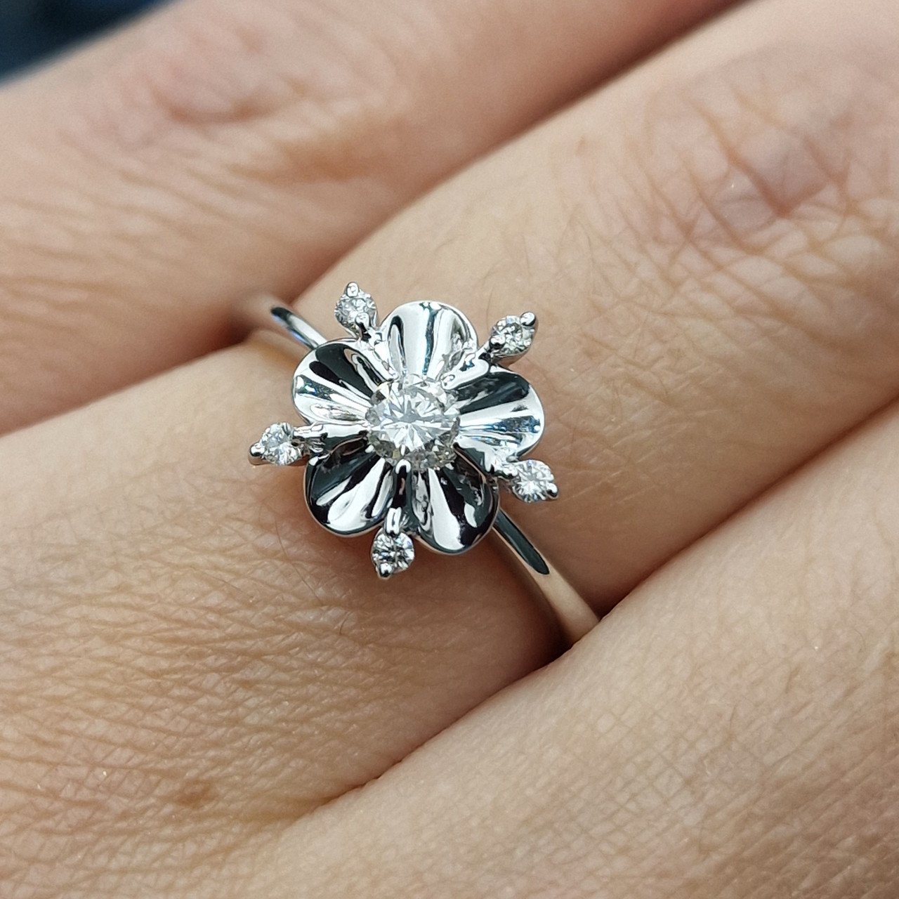 Кольцо Deimantas 103188113 17р 3,14гр 0,214ct. купить,NaN