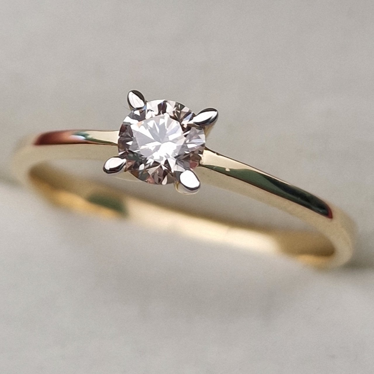 Кольцо Deimantas 103188182 17,5р 1,87гр 0,307ct. купить,NaN