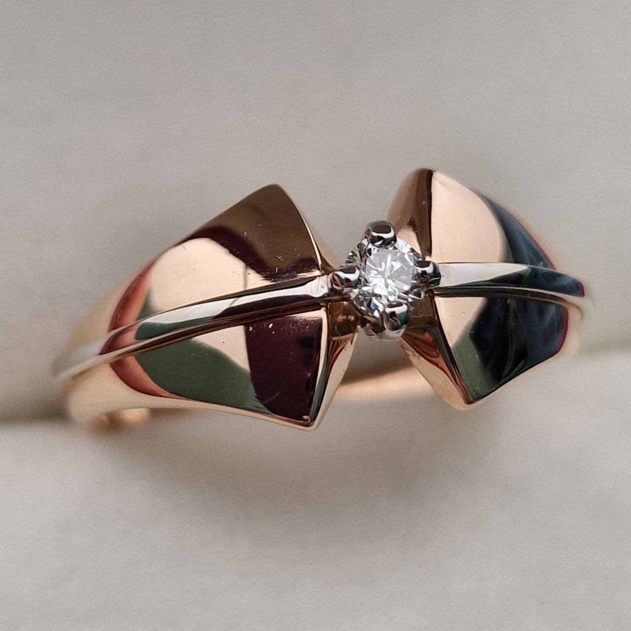 Кольцо Deimantas 103188163 18,5р 2,25гр 0,124ct. купить,NaN