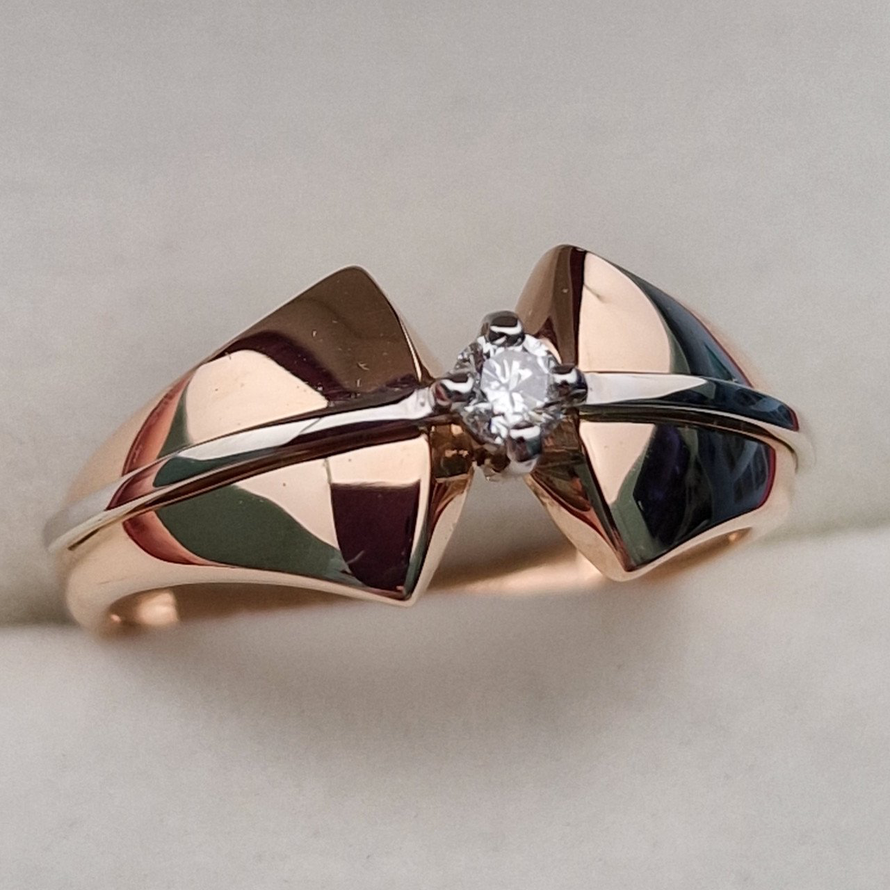 Кольцо Deimantas 103188163 18,5р 2,25гр 0,124ct. купить,NaN