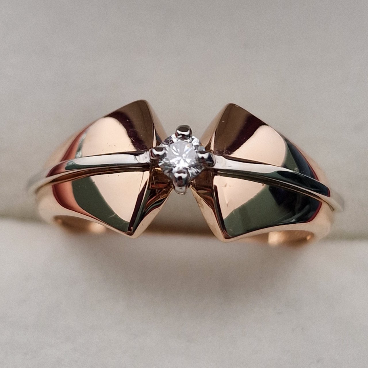 Кольцо Deimantas 103188163 18,5р 2,25гр 0,124ct. купить,NaN