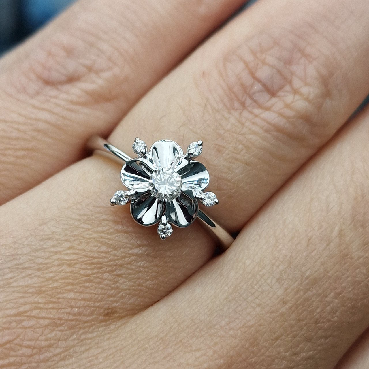 Кольцо Deimantas 103188113 17р 3,14гр 0,214ct. купить,NaN