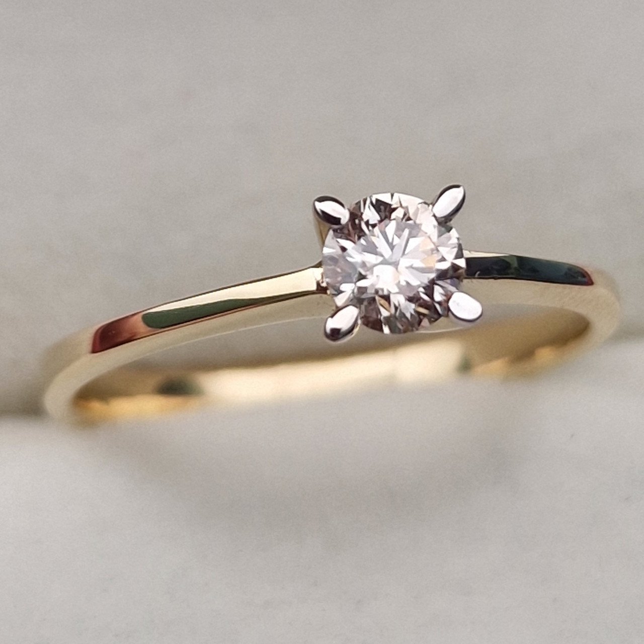 Кольцо Deimantas 103188182 17,5р 1,87гр 0,307ct. купить,NaN