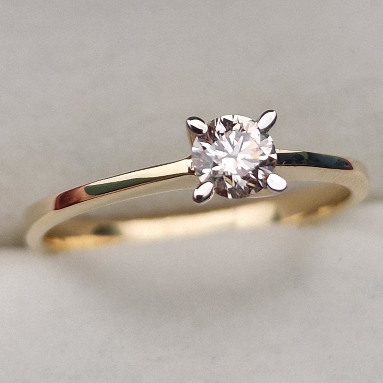 Кольцо Deimantas 103188182 17,5р 1,87гр 0,307ct. купить,NaN