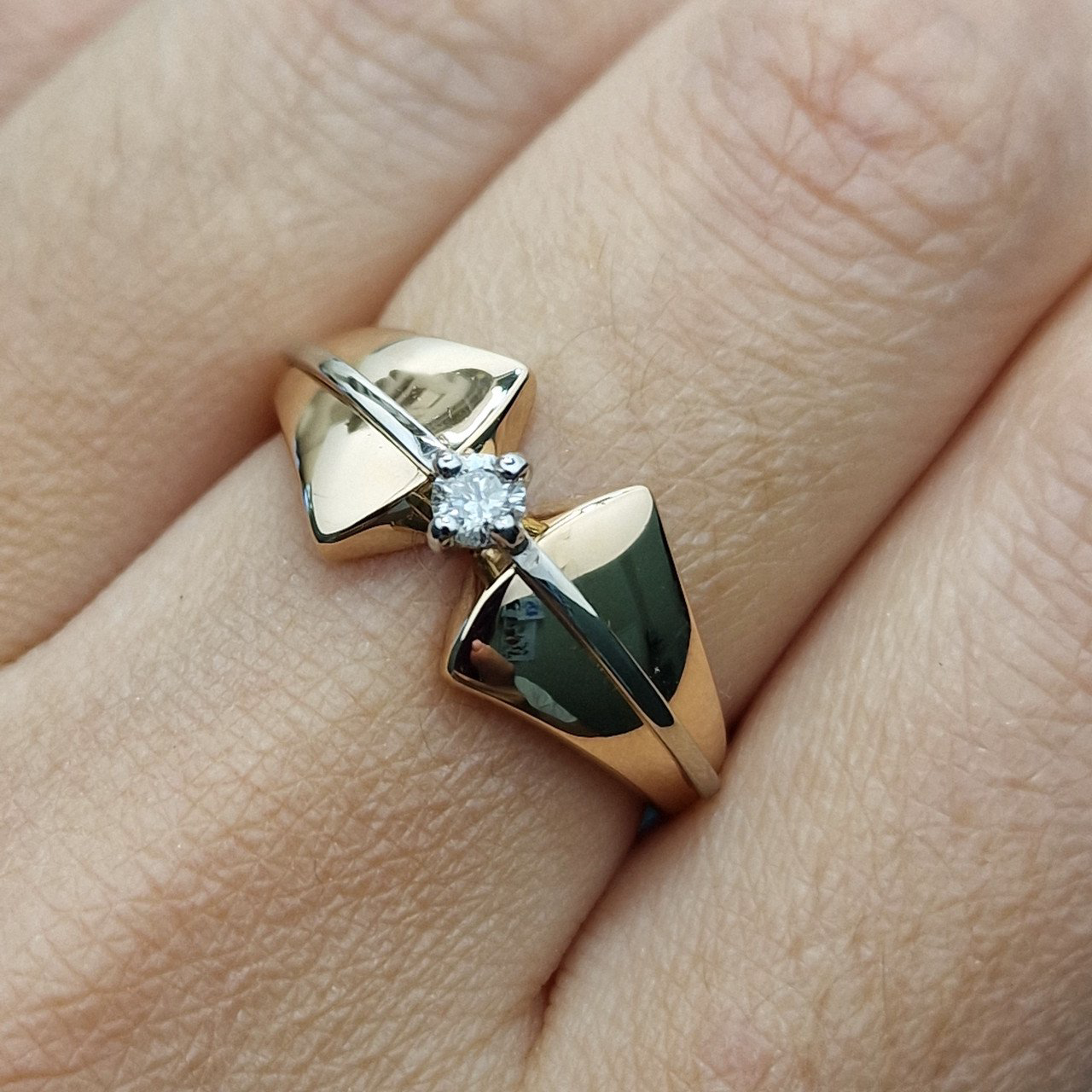 Кольцо Deimantas 103188163 18,5р 2,25гр 0,124ct. купить,NaN