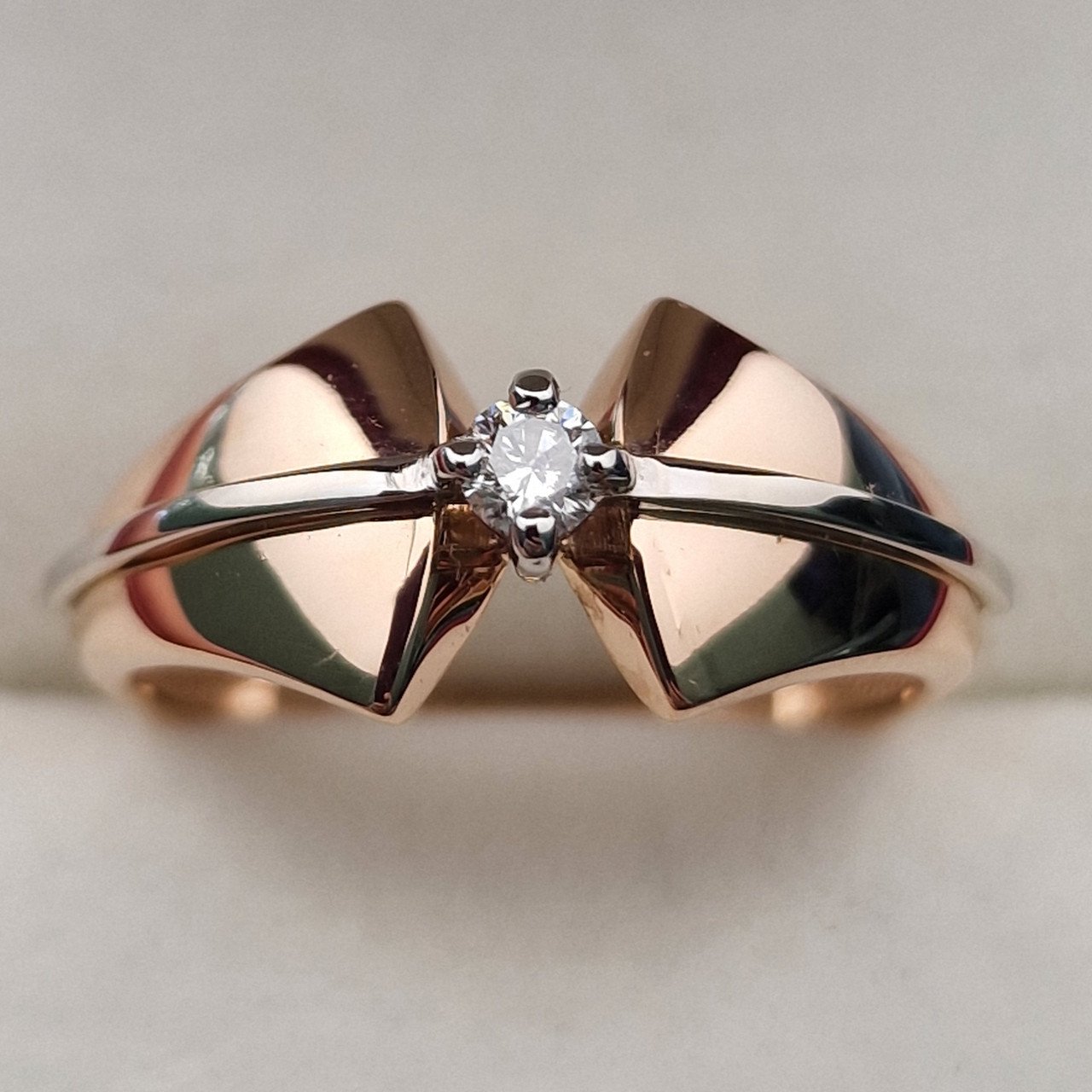 Кольцо Deimantas 103188163 18,5р 2,25гр 0,124ct. купить,NaN