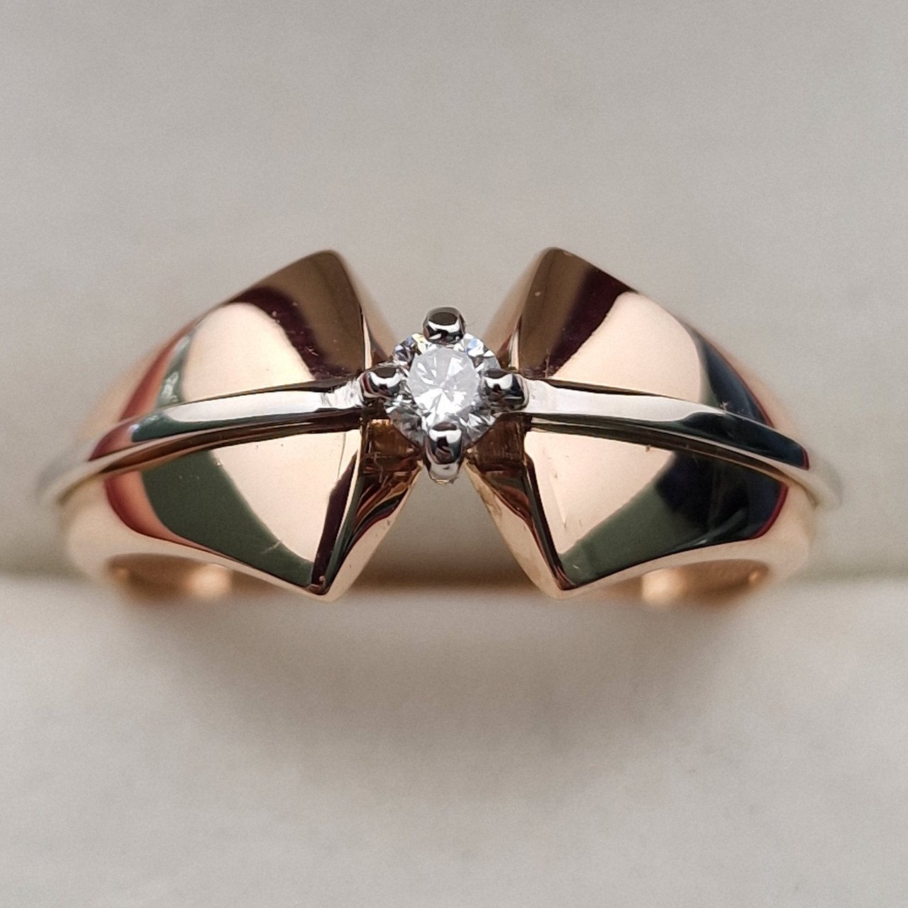 Кольцо Deimantas 103188163 18,5р 2,25гр 0,124ct. купить,NaN