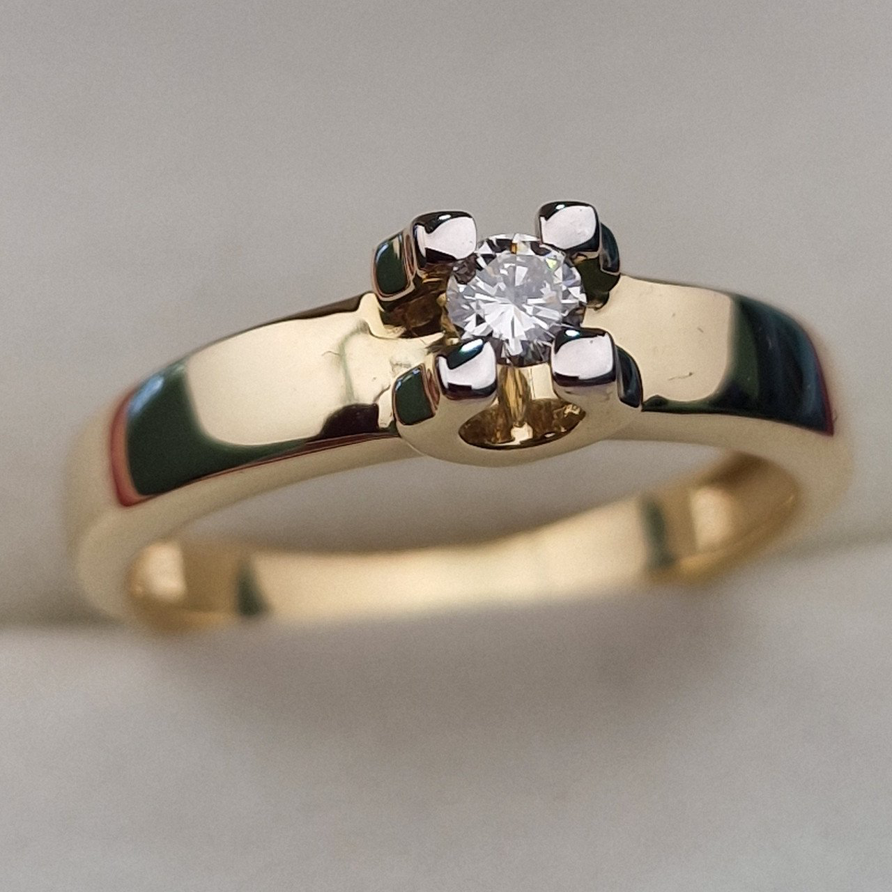 Кольцо Deimantas 103188197 18р 3,35гр 0,13ct. купить,NaN