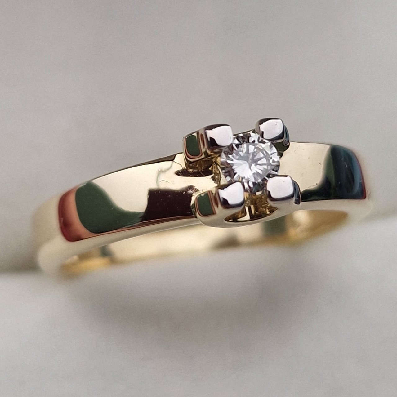 Кольцо Deimantas 103188197 18р 3,35гр 0,13ct. купить,NaN