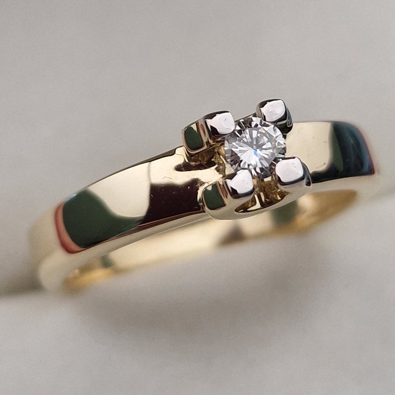 Кольцо Deimantas 103188197 18р 3,35гр 0,13ct. купить,NaN
