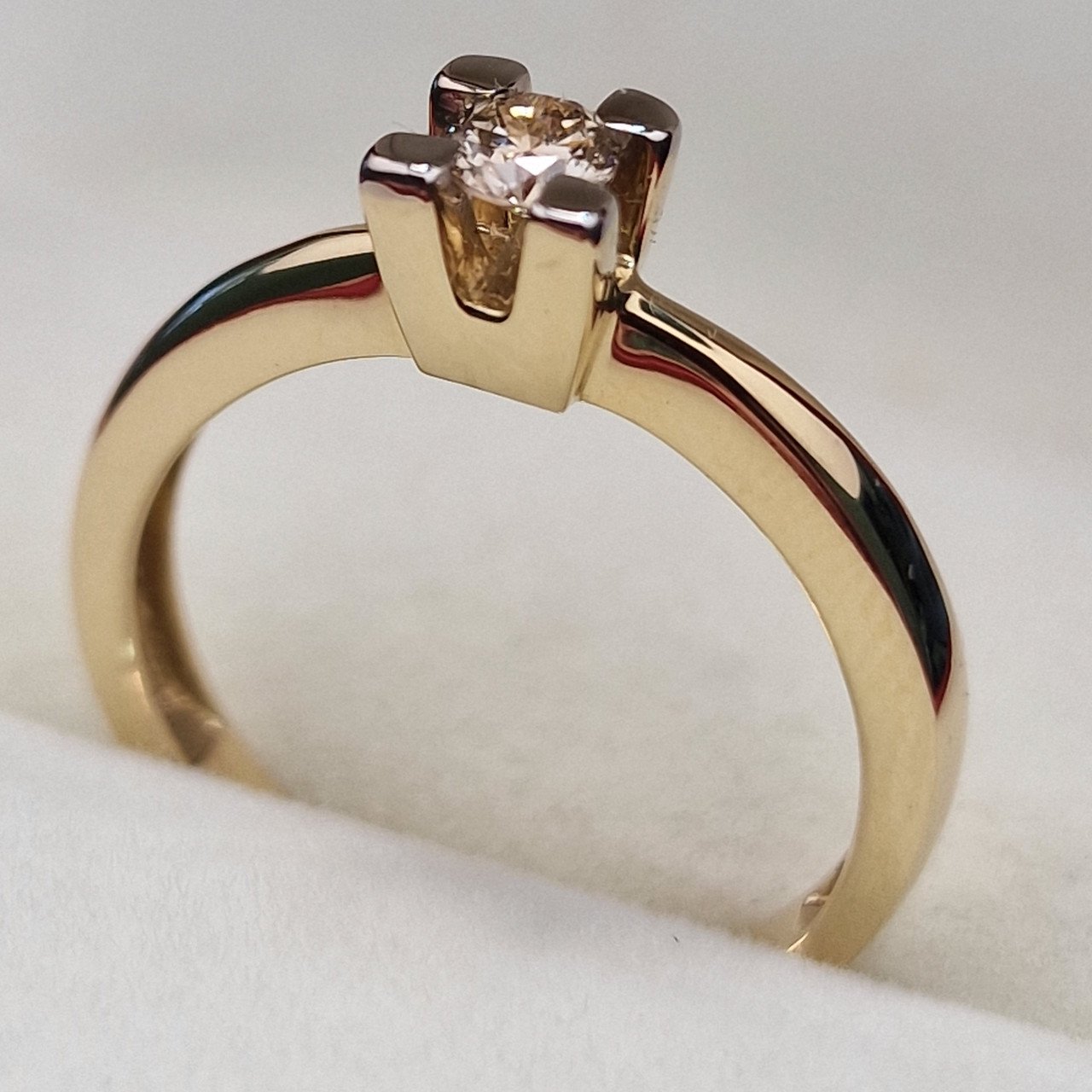Кольцо Deimantas 103188220 17р 2,9гр 0,19ct. купить,NaN