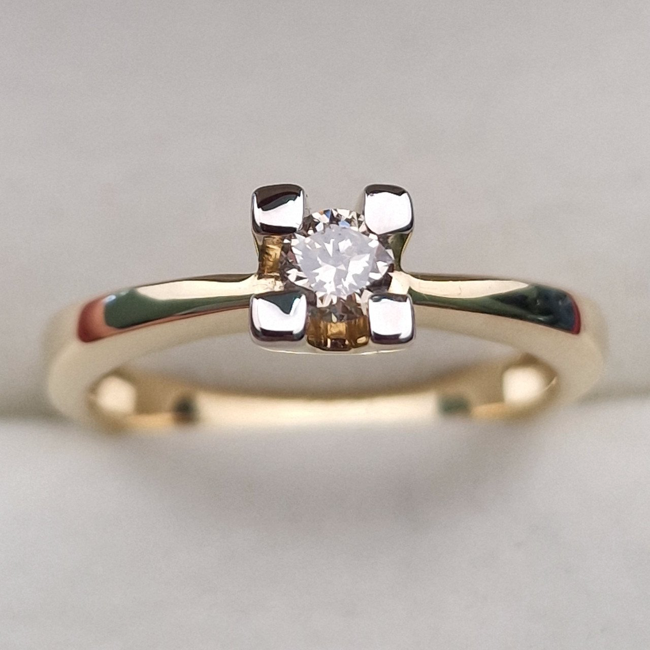 Кольцо Deimantas 103188220 17р 2,9гр 0,19ct. купить,NaN