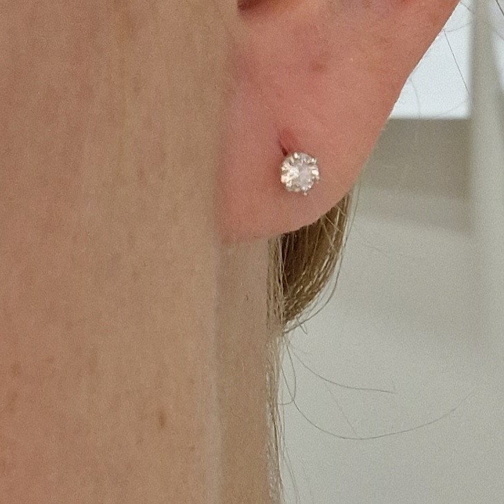 Серьги Deimantas 103189131 0,97гр 0,222ct. купить,NaN