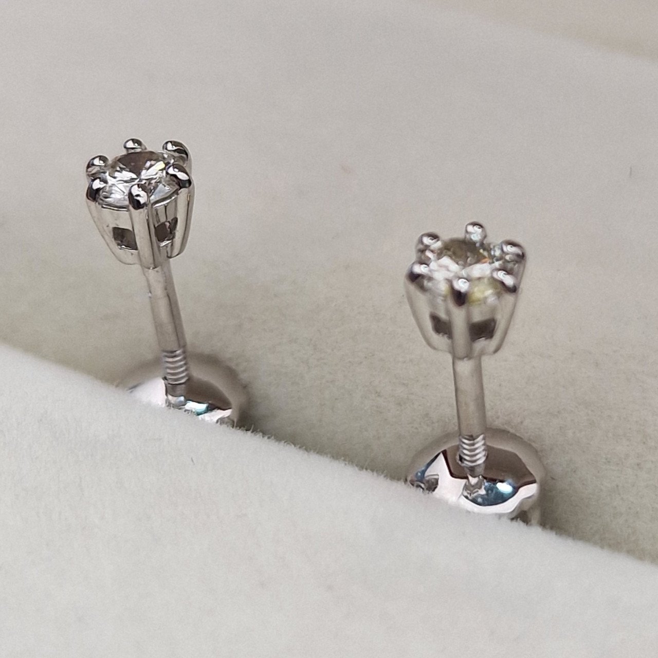 Серьги Deimantas 103189131 0,97гр 0,222ct. купить,NaN