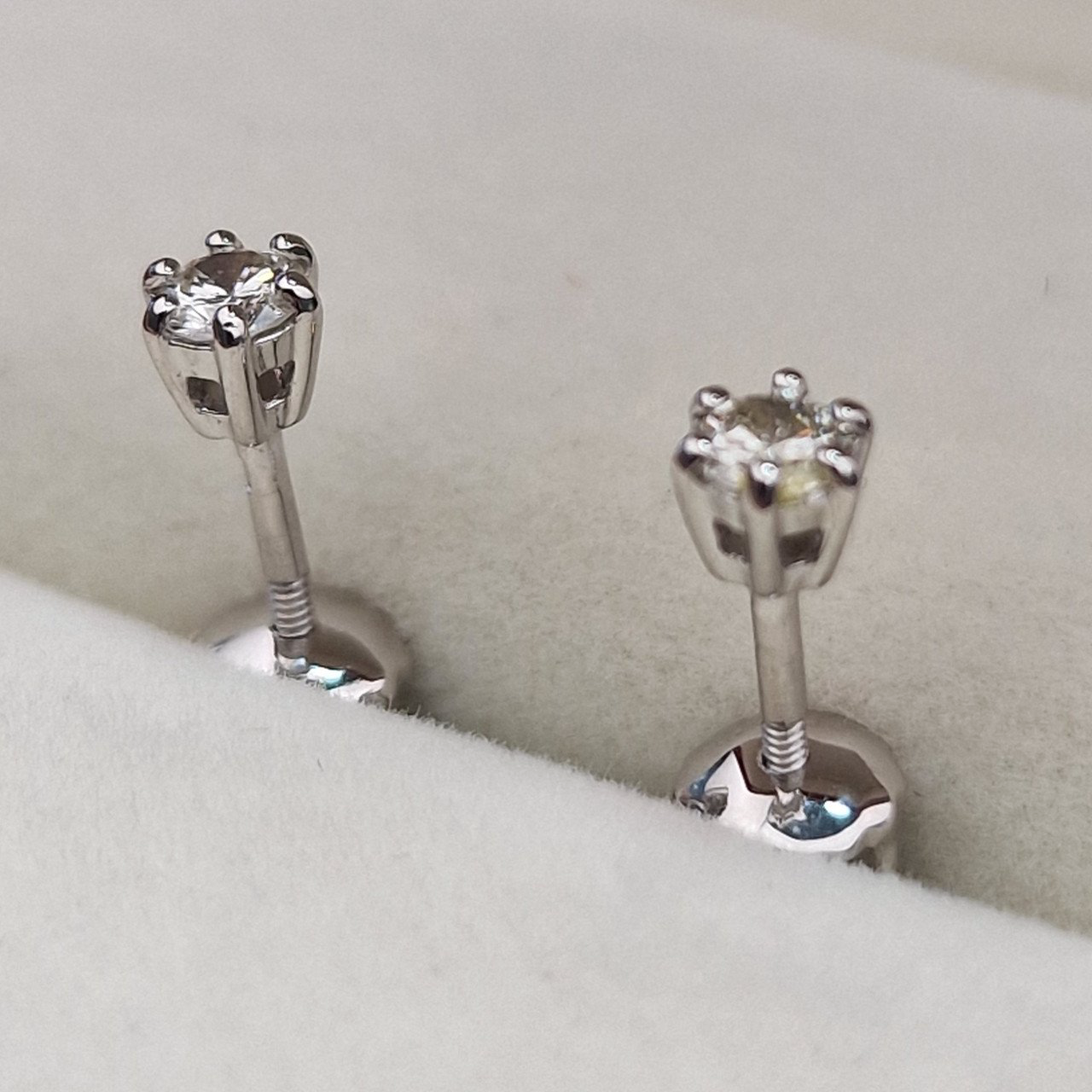 Серьги Deimantas 103189131 0,97гр 0,222ct. купить,NaN