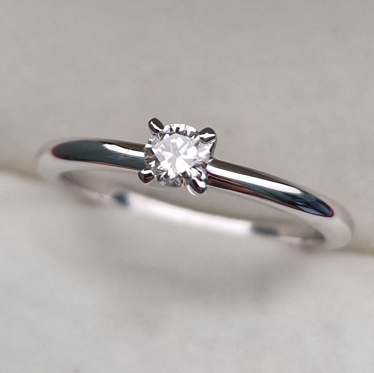 Кольцо Deimantas 102926325 16р 2,19гр 0,18ct. купить,NaN