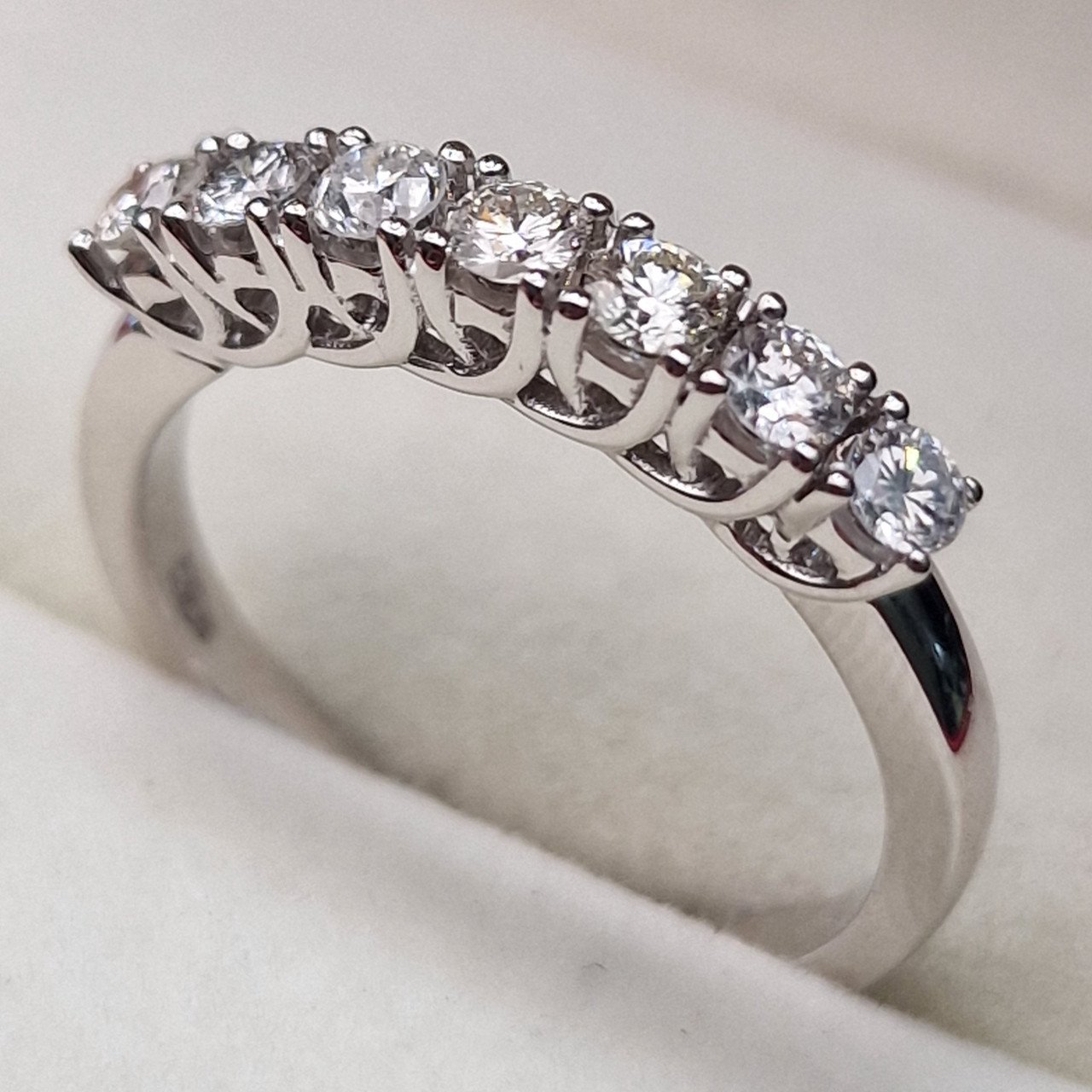 Кольцо Deimantas 102926281 17,5р 4,32гр 0,645ct. купить,NaN