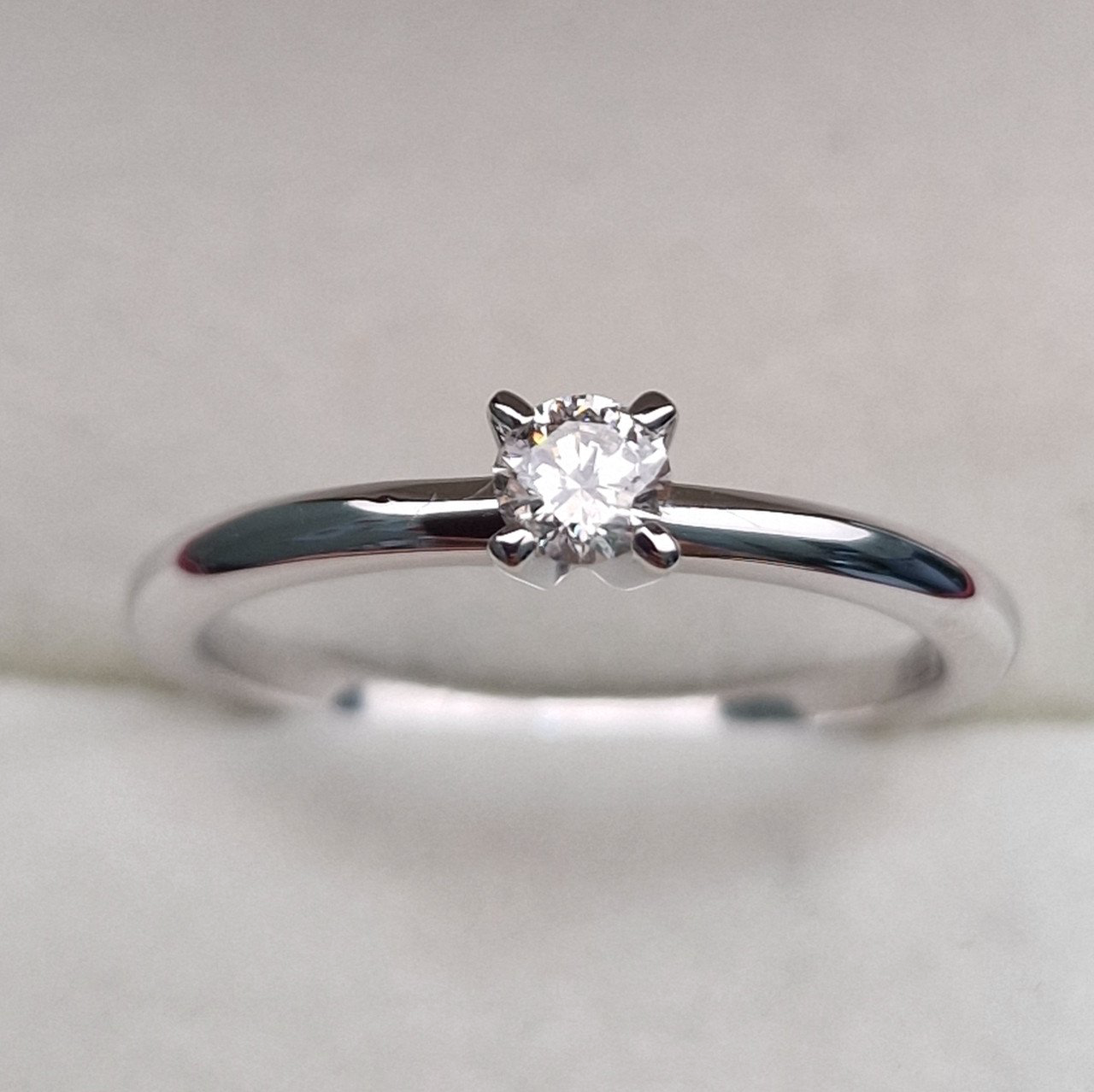 Кольцо Deimantas 102926325 16р 2,19гр 0,18ct. купить,NaN