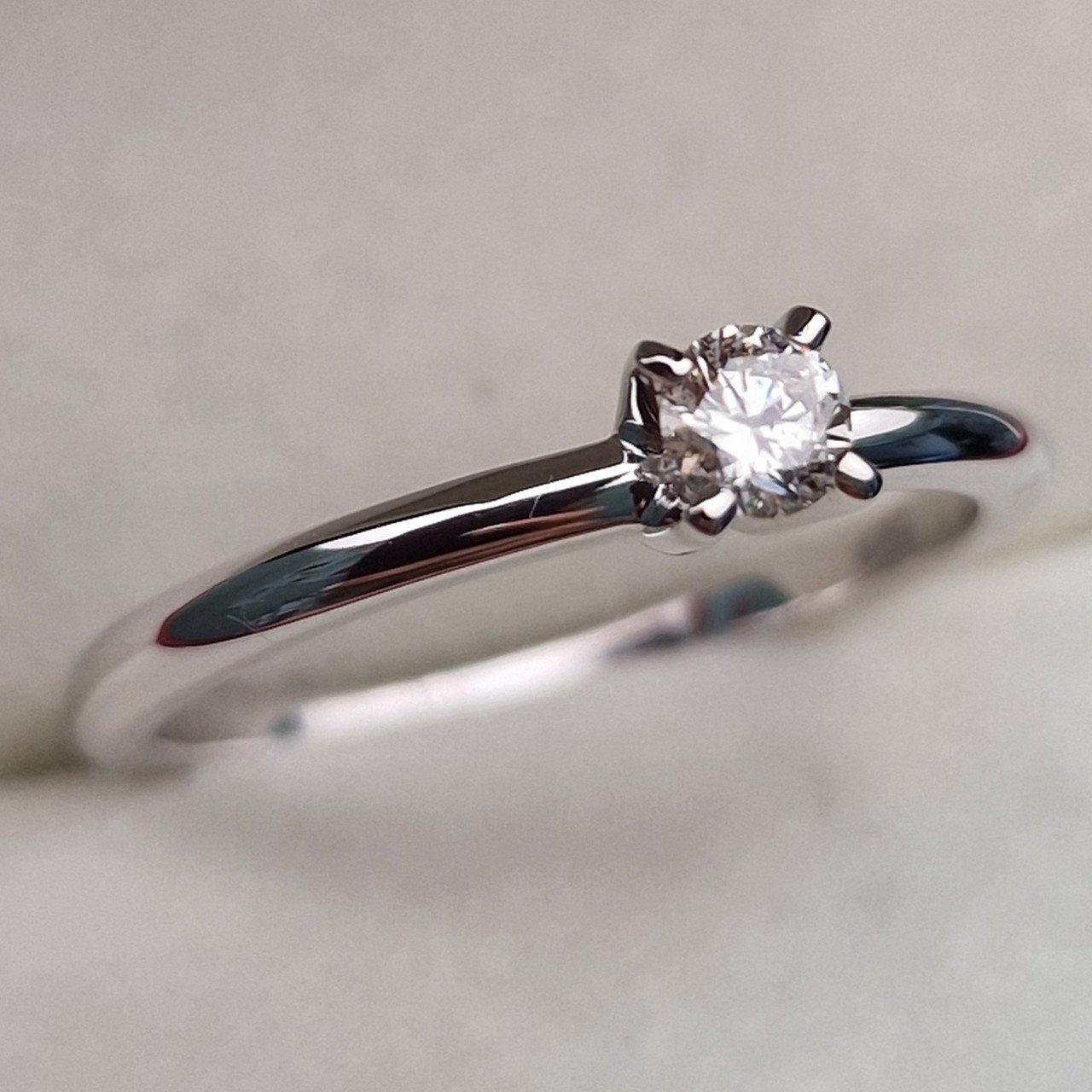Кольцо Deimantas 102926325 16р 2,19гр 0,18ct. купить,NaN