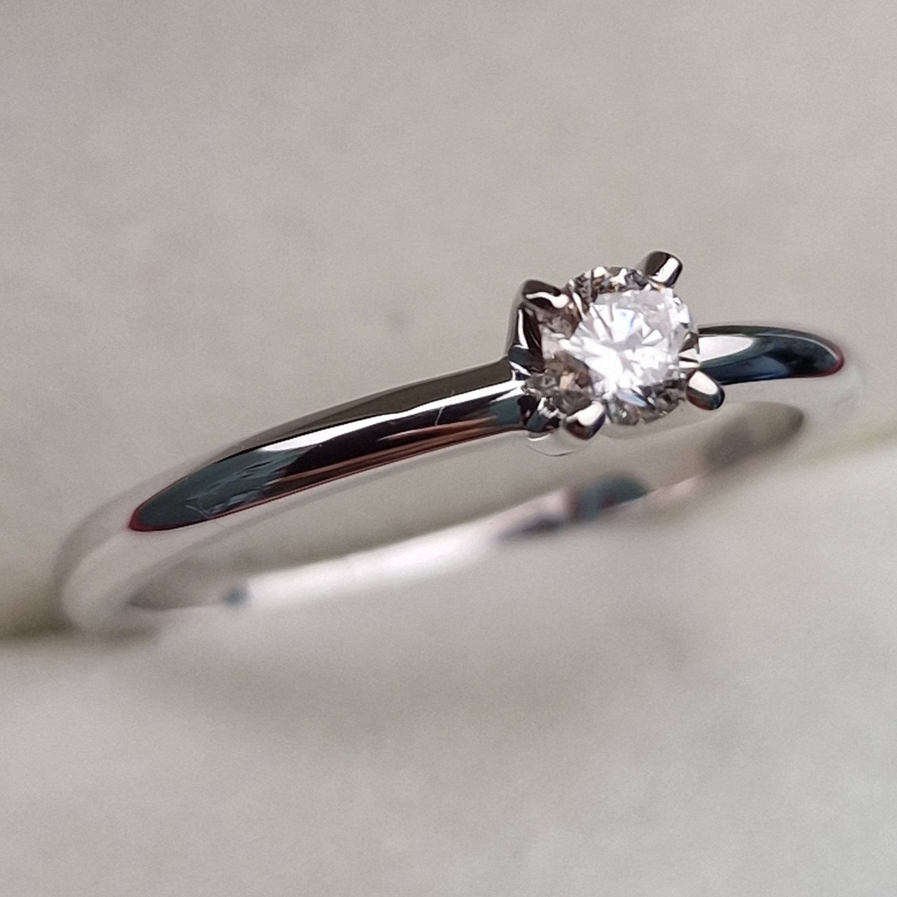 Кольцо Deimantas 102926325 16р 2,19гр 0,18ct. купить,NaN