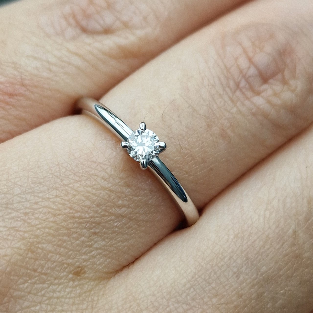 Кольцо Deimantas 102926325 16р 2,19гр 0,18ct. купить,NaN