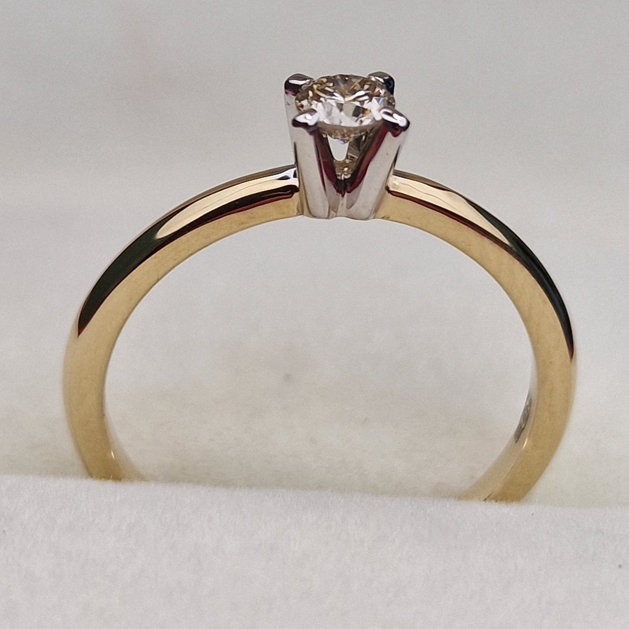 Кольцо Deimantas 102926404 16р 2,19гр 0,15ct. купить,NaN