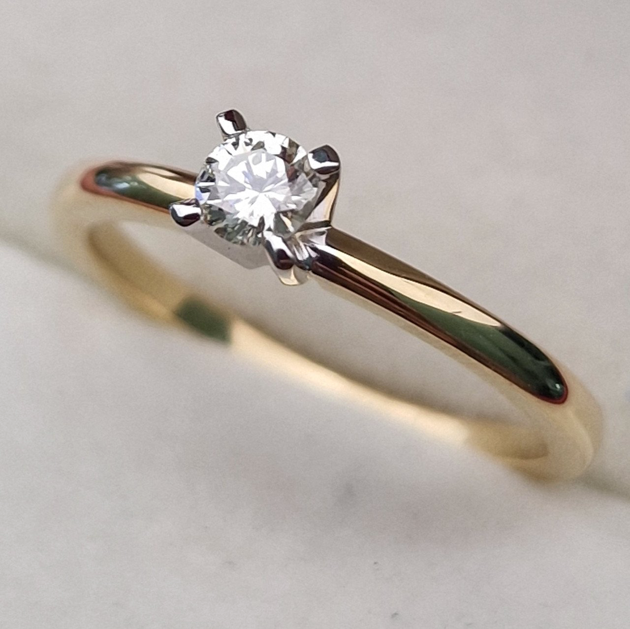 Кольцо Deimantas 102926443 17,5р 2,28гр 0,20ct. купить,NaN