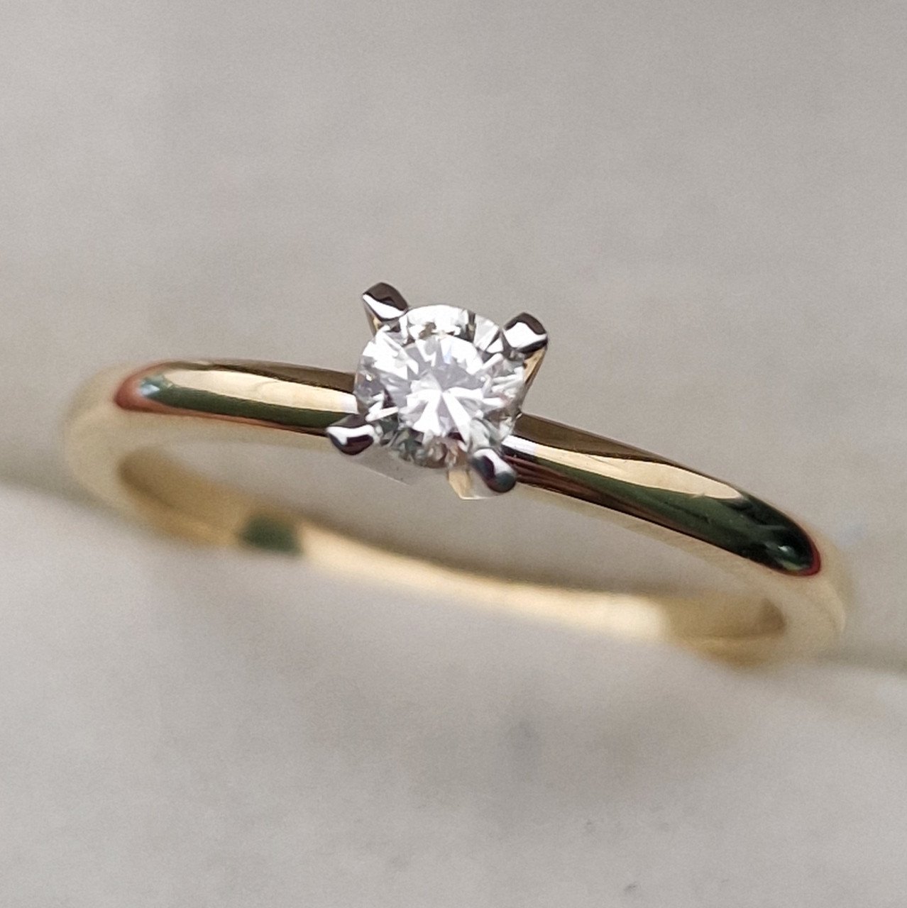 Кольцо Deimantas 102926443 17,5р 2,28гр 0,20ct. купить,NaN