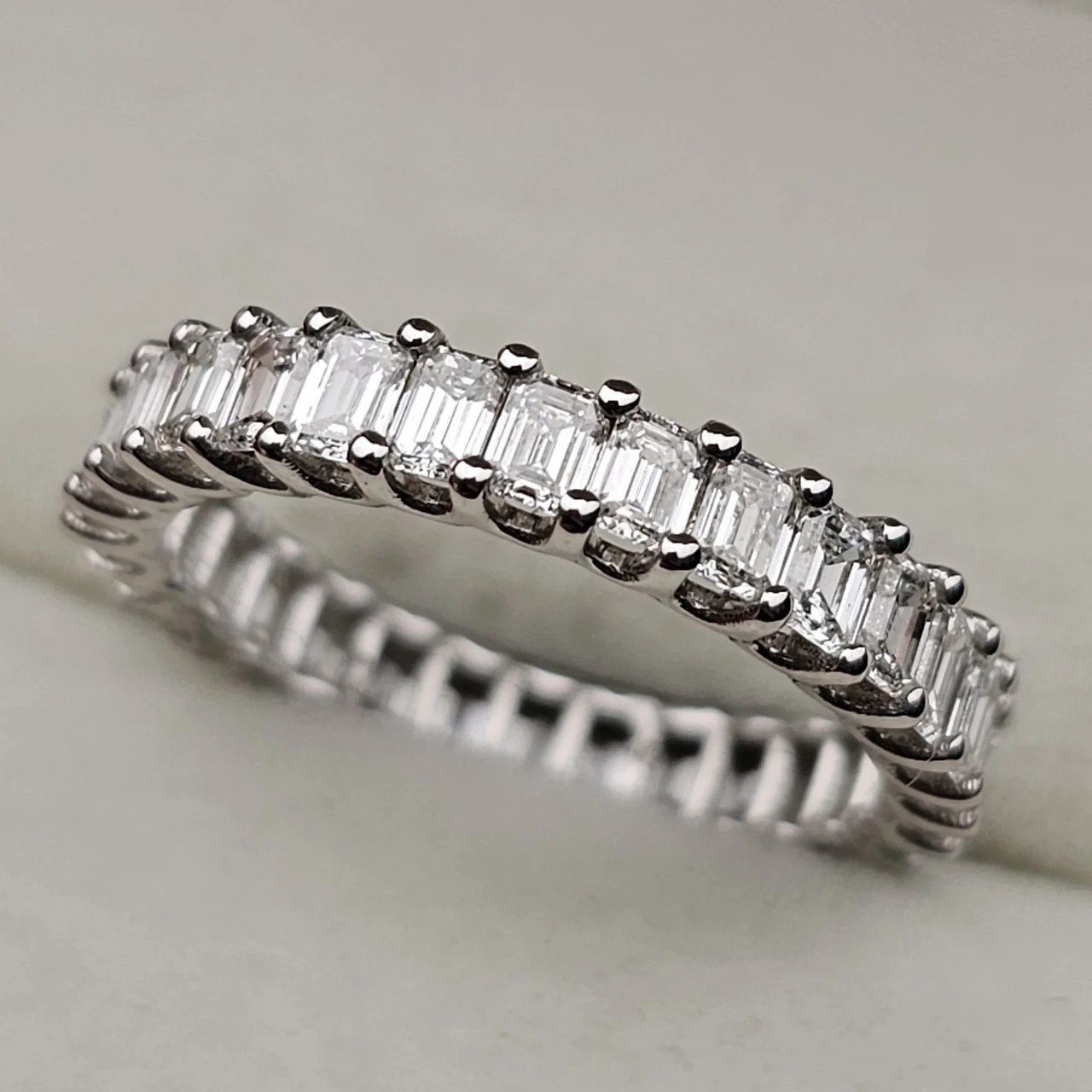 Кольцо Deimantas 109891829 17,5р 3,17гр 2,15ct. купить,NaN