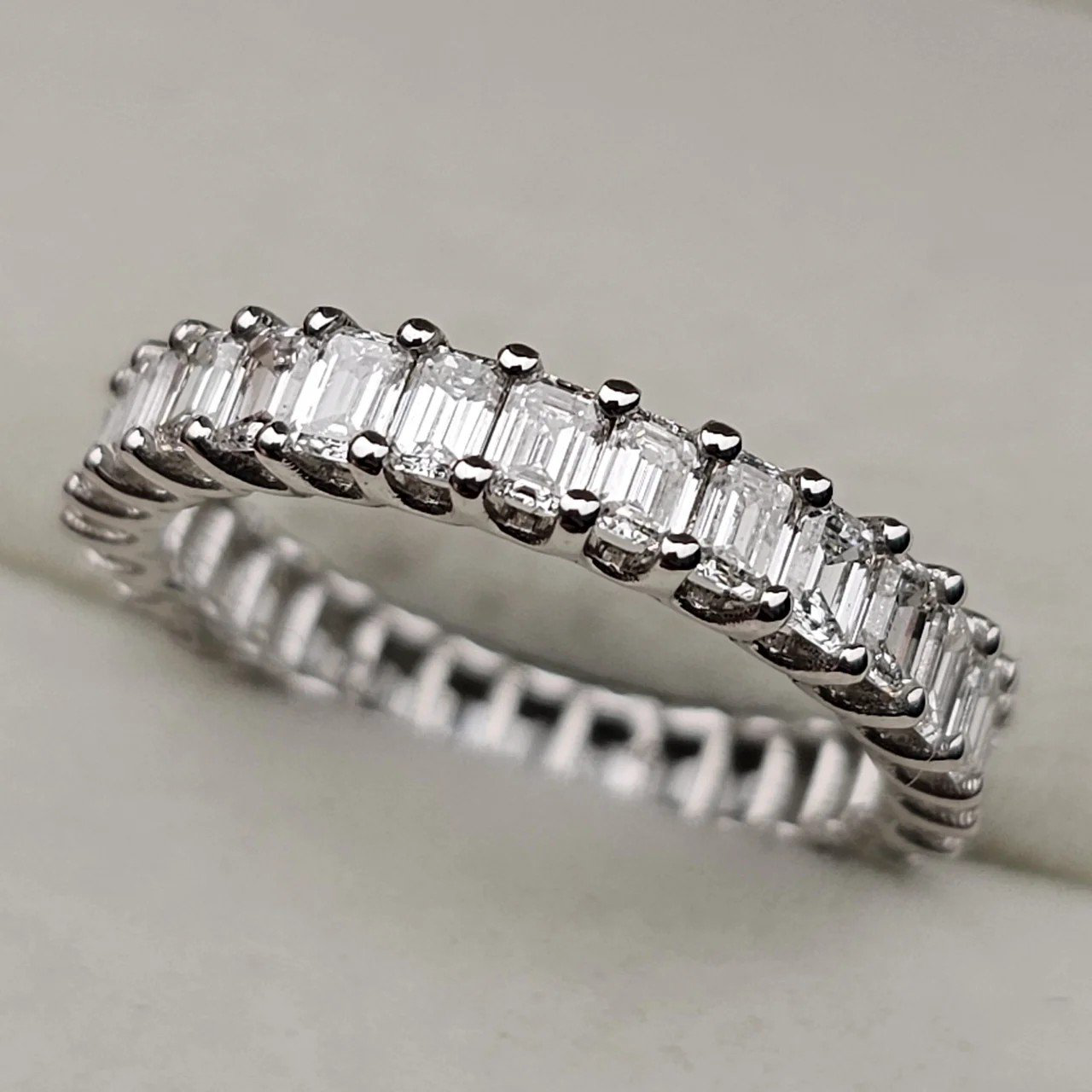 Кольцо Deimantas 109891829 17,5р 3,17гр 2,15ct. купить,NaN