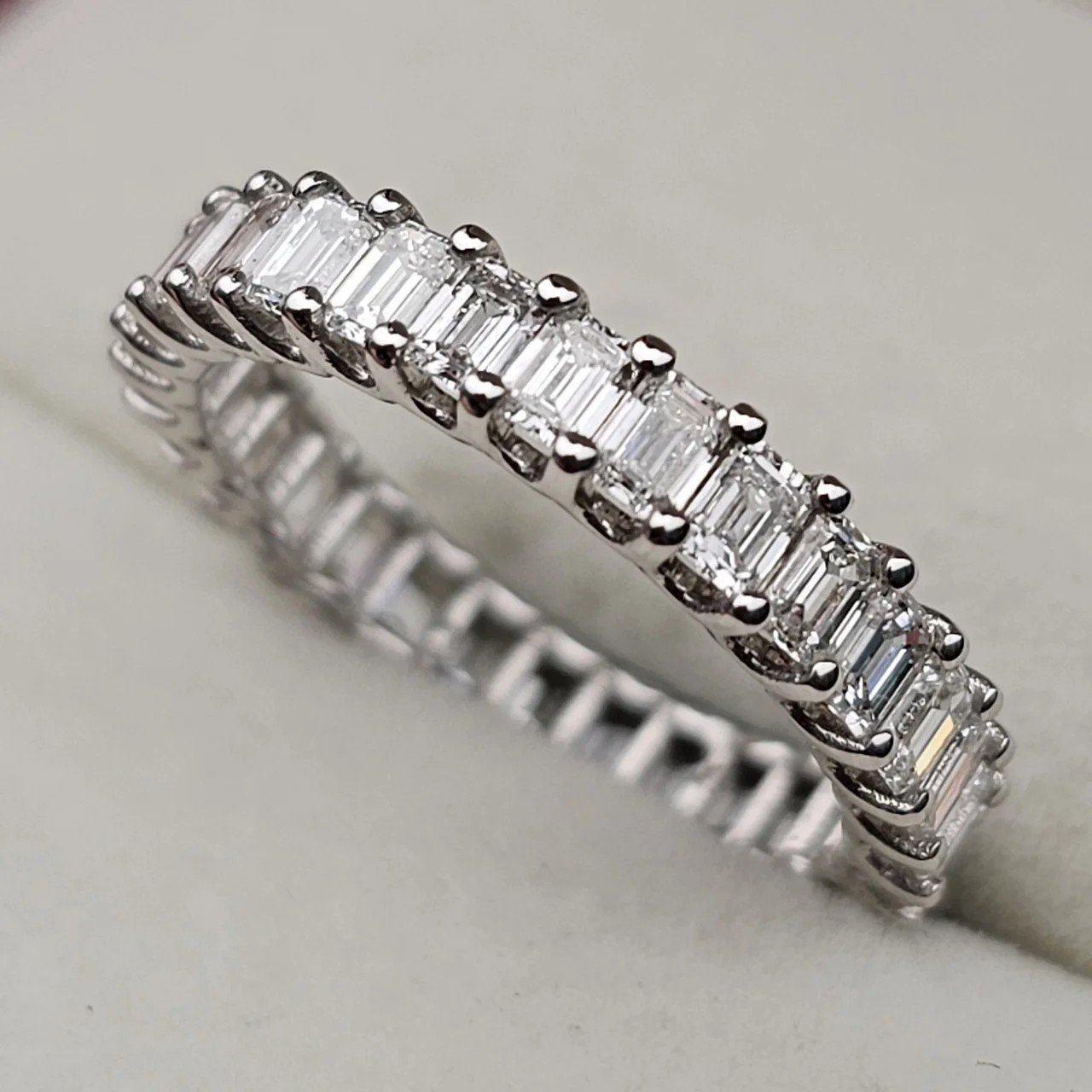 Кольцо Deimantas 109891829 17,5р 3,17гр 2,15ct. купить,NaN