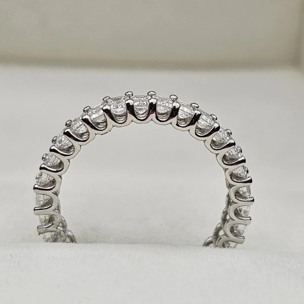 Кольцо Deimantas 109891829 17,5р 3,17гр 2,15ct. купить,NaN