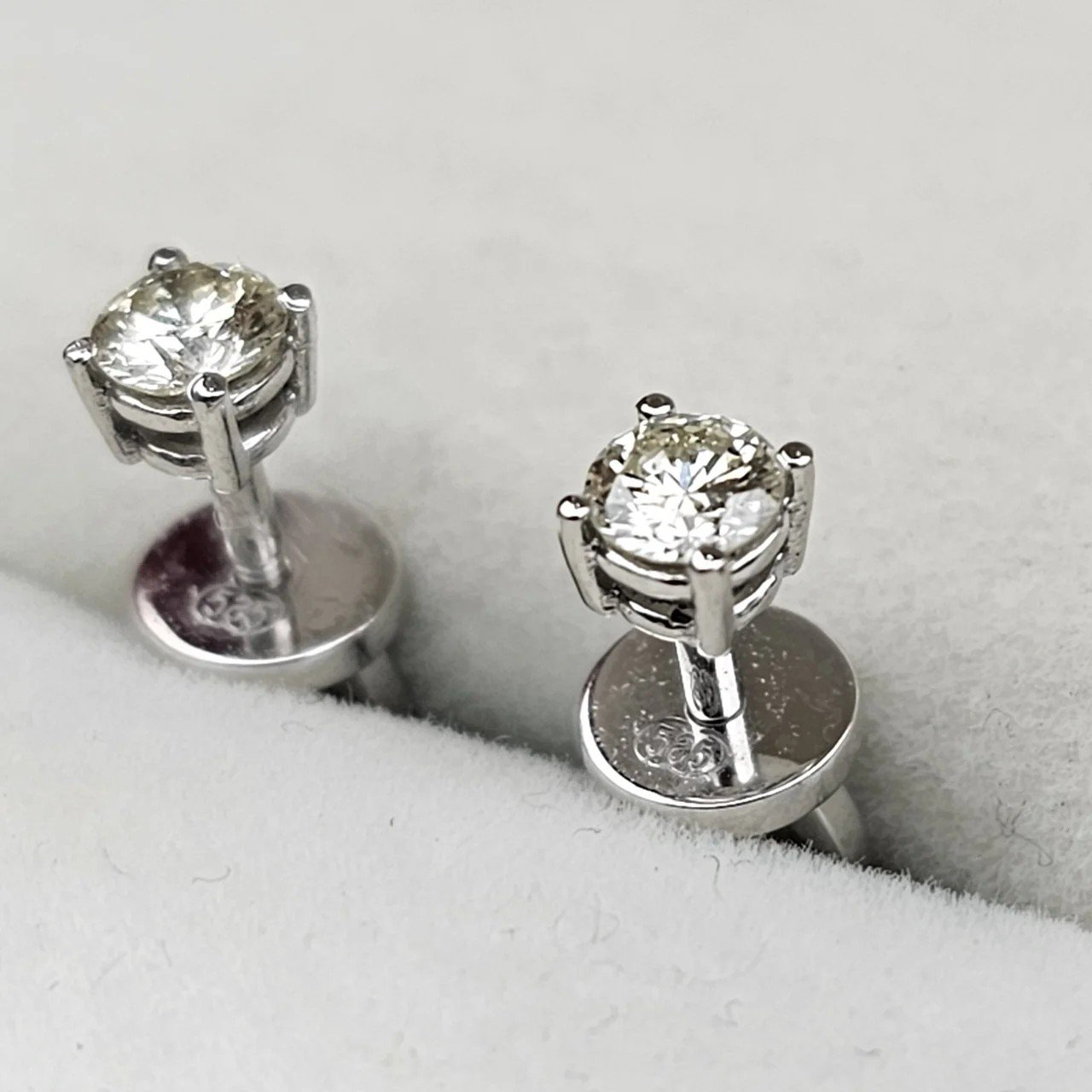 Серьги Deimantas 109892563 1,24гр 0,34ct. купить,NaN