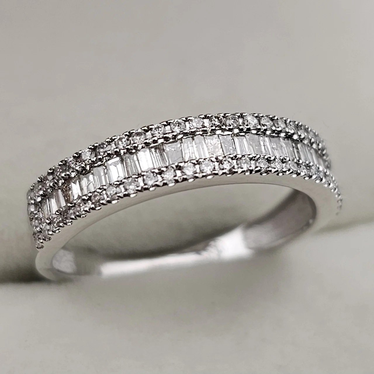 Кольцо Deimantas 109857604 18р 2,6гр 0,60ct. купить,NaN
