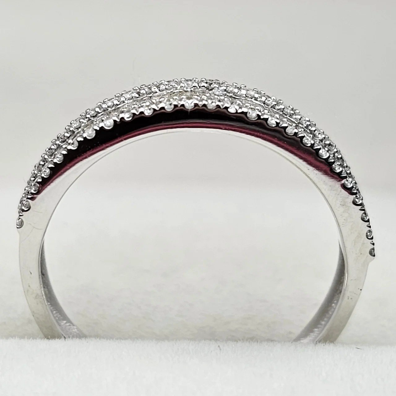 Кольцо Deimantas 109857604 18р 2,6гр 0,60ct. купить,NaN